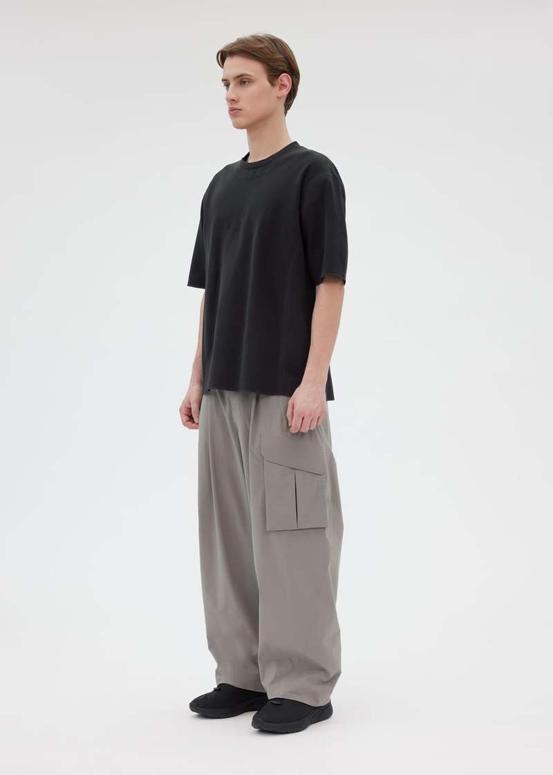 【DISCERNMENT】New Heavy Wide Cargo Pants DESCENTE ALLTERRAIN Airflow Wide Cargo Pants - Grey | Garmentory