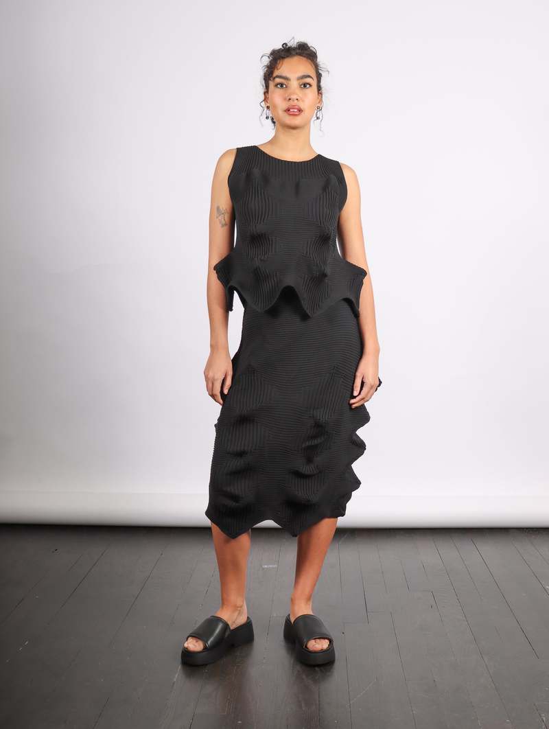 Linkage Sleeveless Top in Black by Issey Miyake | Garmentory