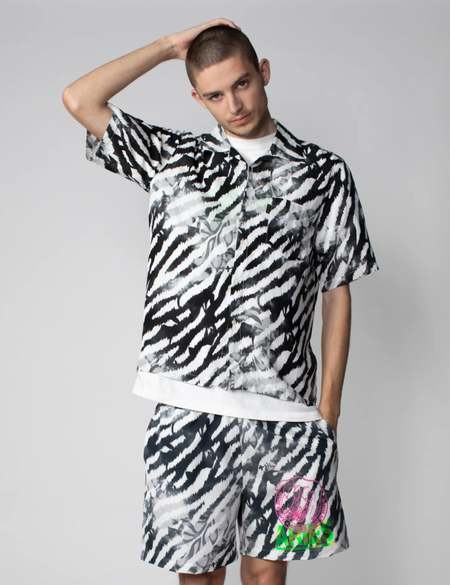 ★ARIES★ Sun Bleached Mega Temple Short Sleeve T-Shirt Came Aries Sunbleached Mega Temple Tee Black - FW22 - US