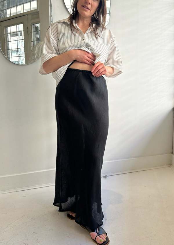 Baserange Dydine Skirt - Black | Garmentory