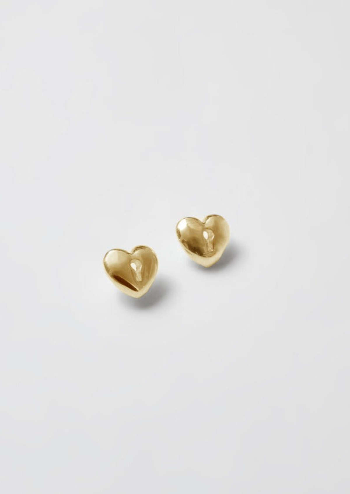 【Wolf Circus】ミニチュア Heart Lock ピアス Wolf Circus Heart Lock Stud Earrings - Gold | Garmentory