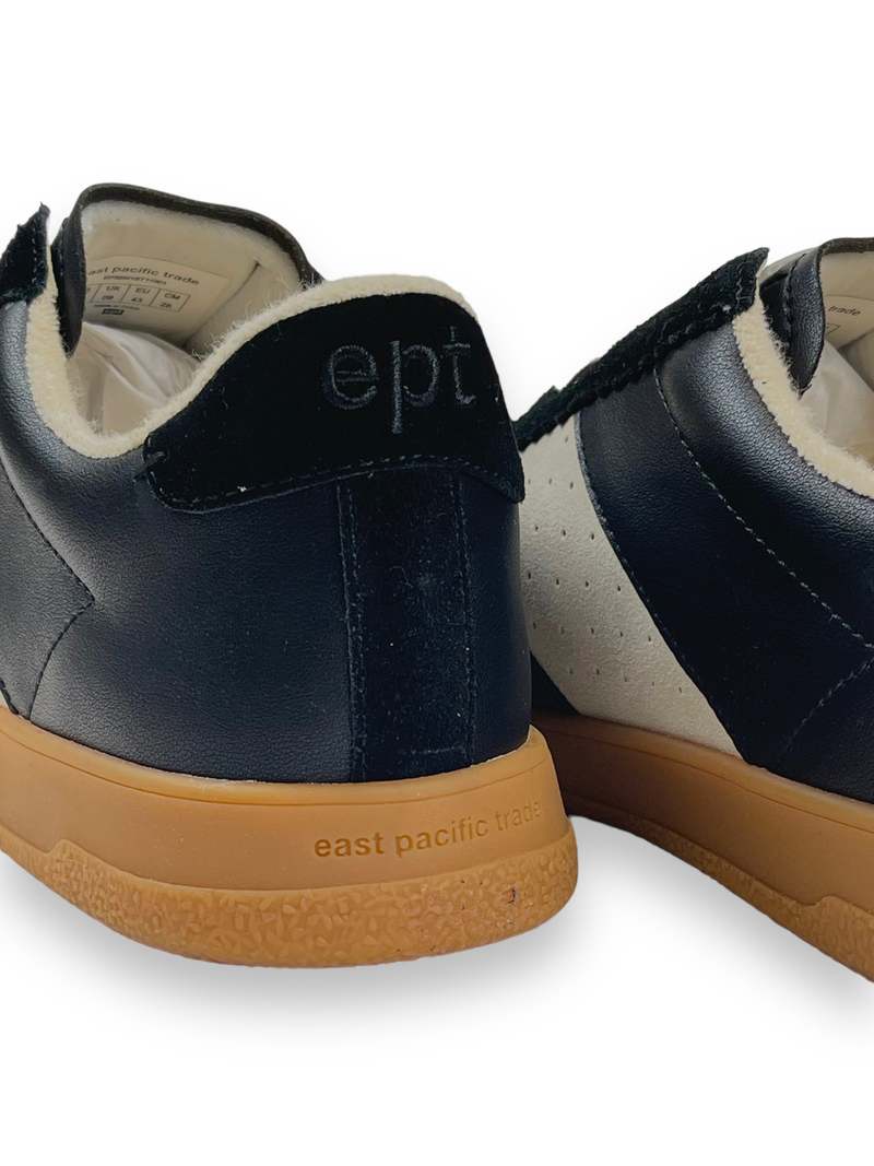East Pacific Trade SANTOS - Black | Garmentory