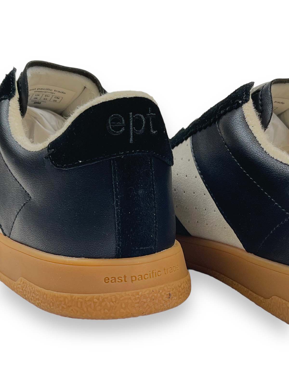 East Pacific Trade SANTOS - Black | Garmentory