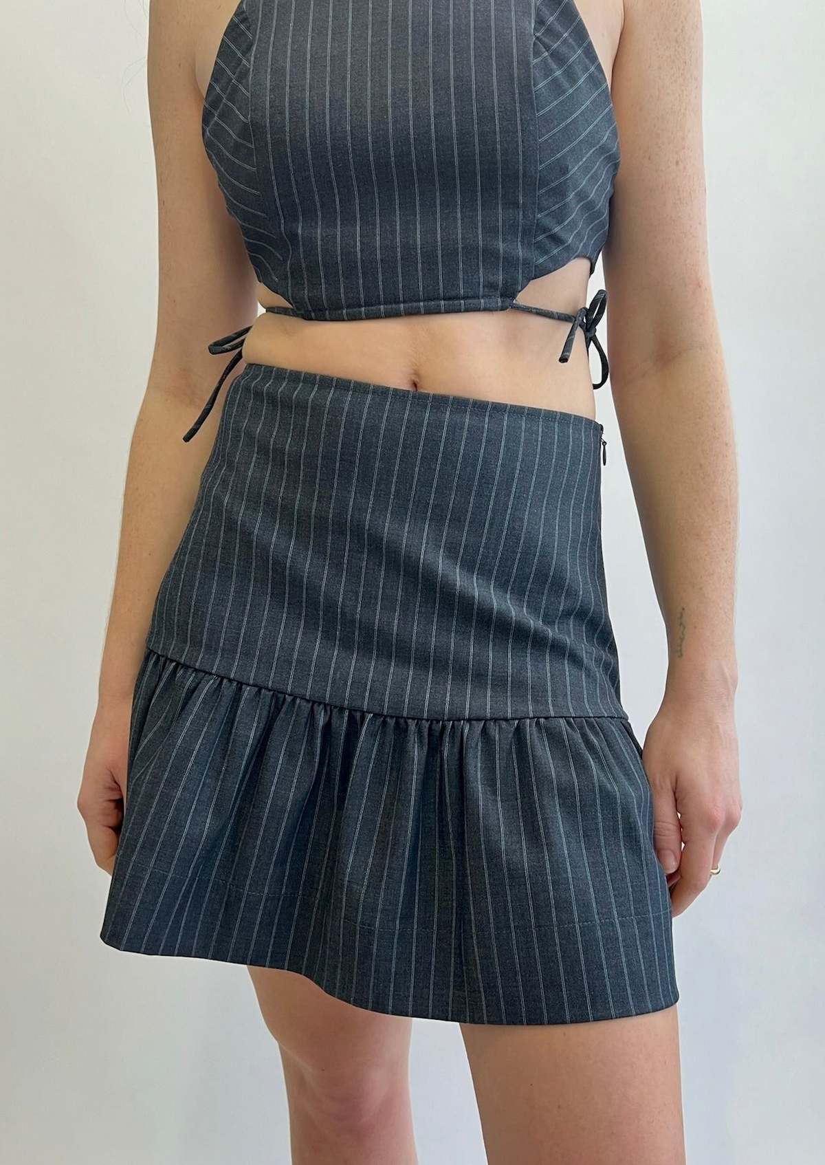 スカート GANNI pinstriped mini skirt Phantom Black Pinstripe Mini Skirt | GANNI US