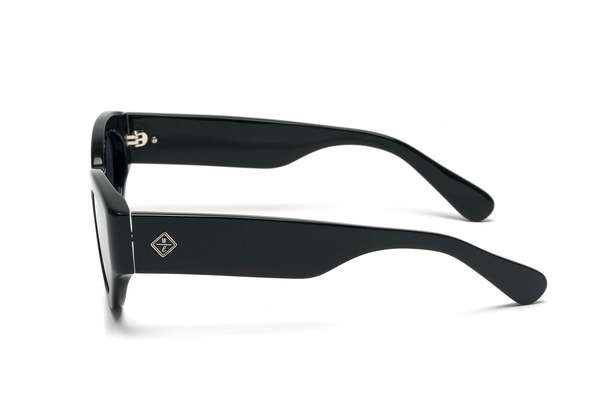 Wonderland Bombay Beach Eyewear - Black | Garmentory display picture 1