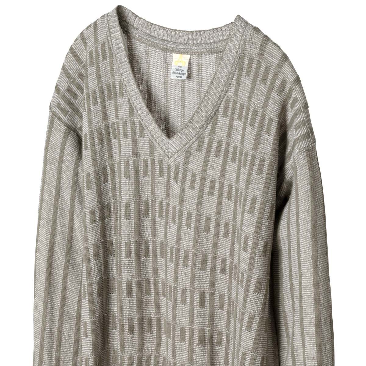 VEB Thüringer Obertrikotagen (Germany) Interlock Cotton Knit Garter Block V Neck Jumper Beige : L - Image 6 of 7
