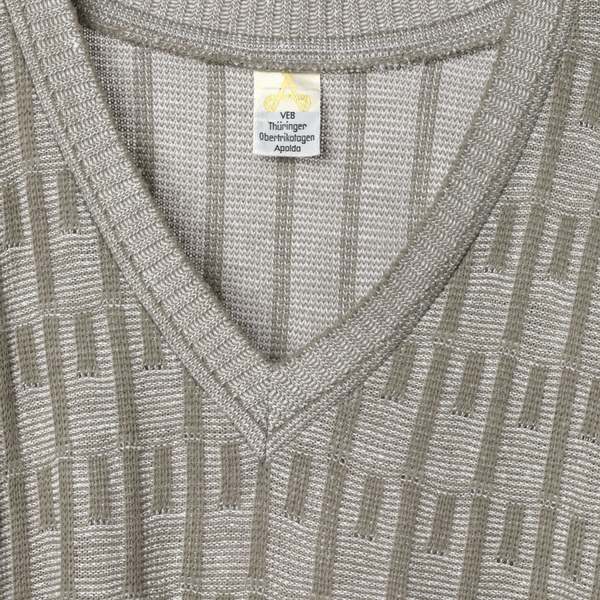 VEB Thringer Obertrikotagen (Germany) Interlock Cotton Knit Garter Block V Neck Jumper Beige : L
