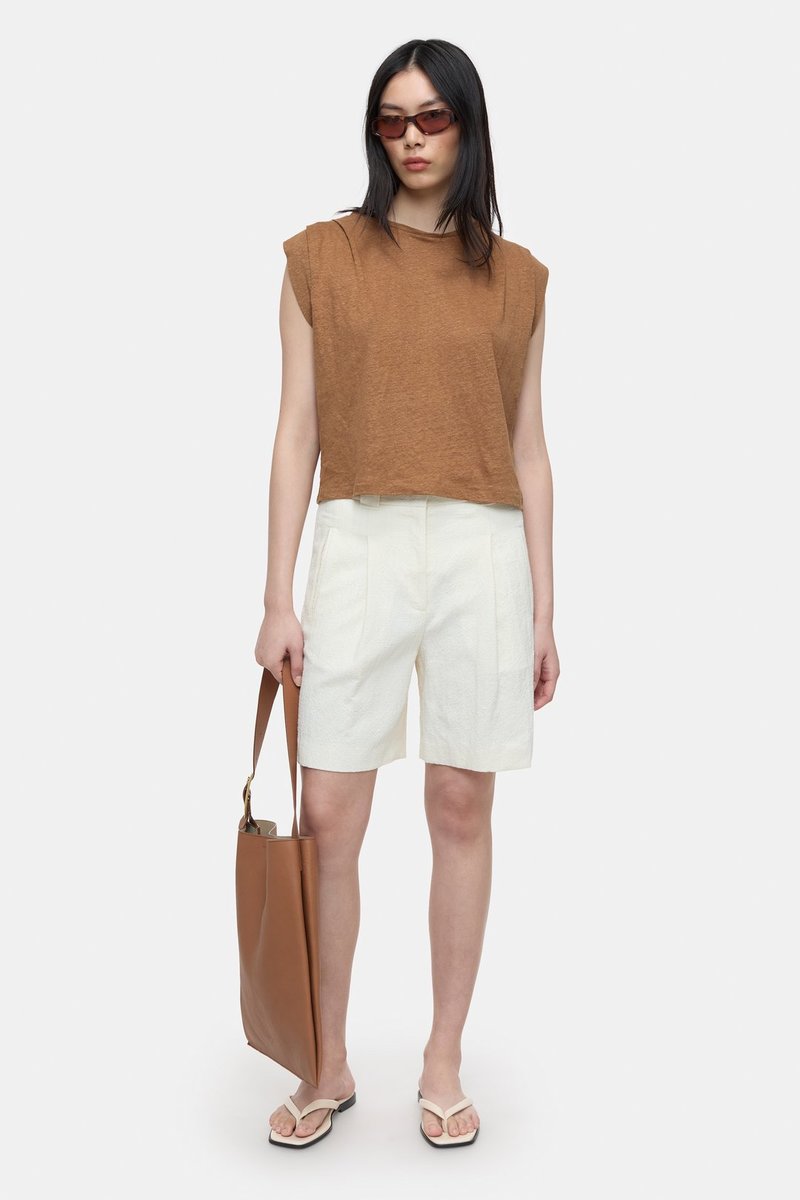 Closed Pleated Linen Top Closed Pleated Linen Top