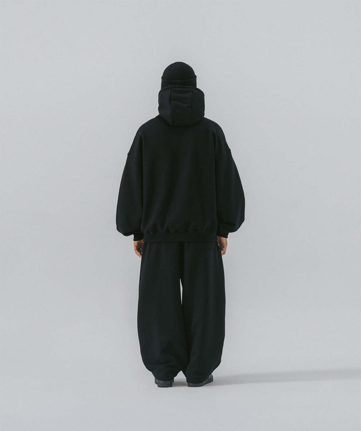パンツ ANGLAN Valley Tuck Sweat Balloon Pants Anglan Valley Tuck Balloon Sweatpants - Black | Garmentory