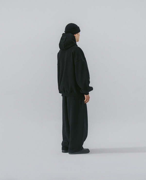 Anglan Valley Tuck Balloon Sweatpants - Black | Garmentory