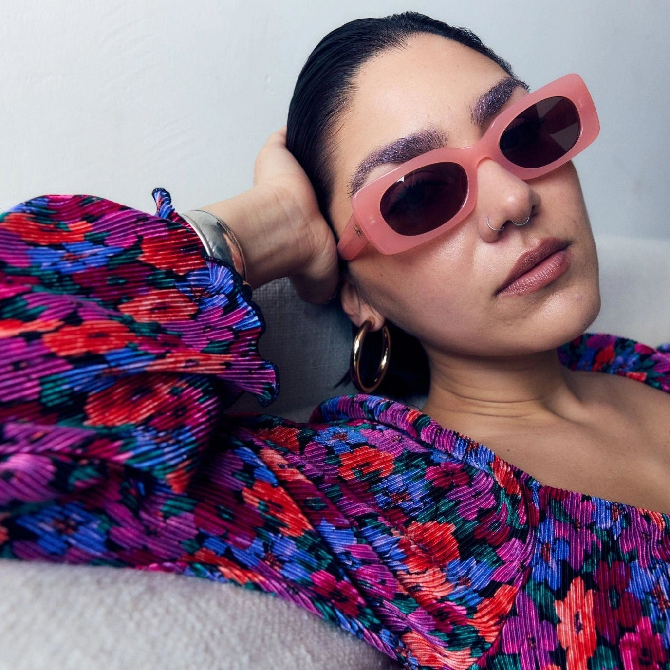 Wolfspout Iris Sunglasses - Yesterday display picture 3