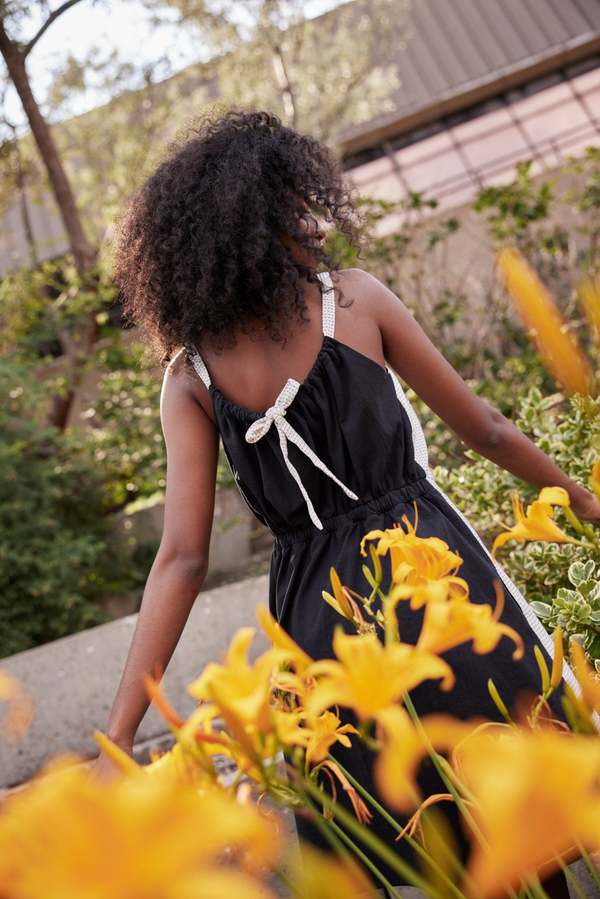 Eve Gravel Robe Némésis - Crème/Noir & Noir | Garmentory