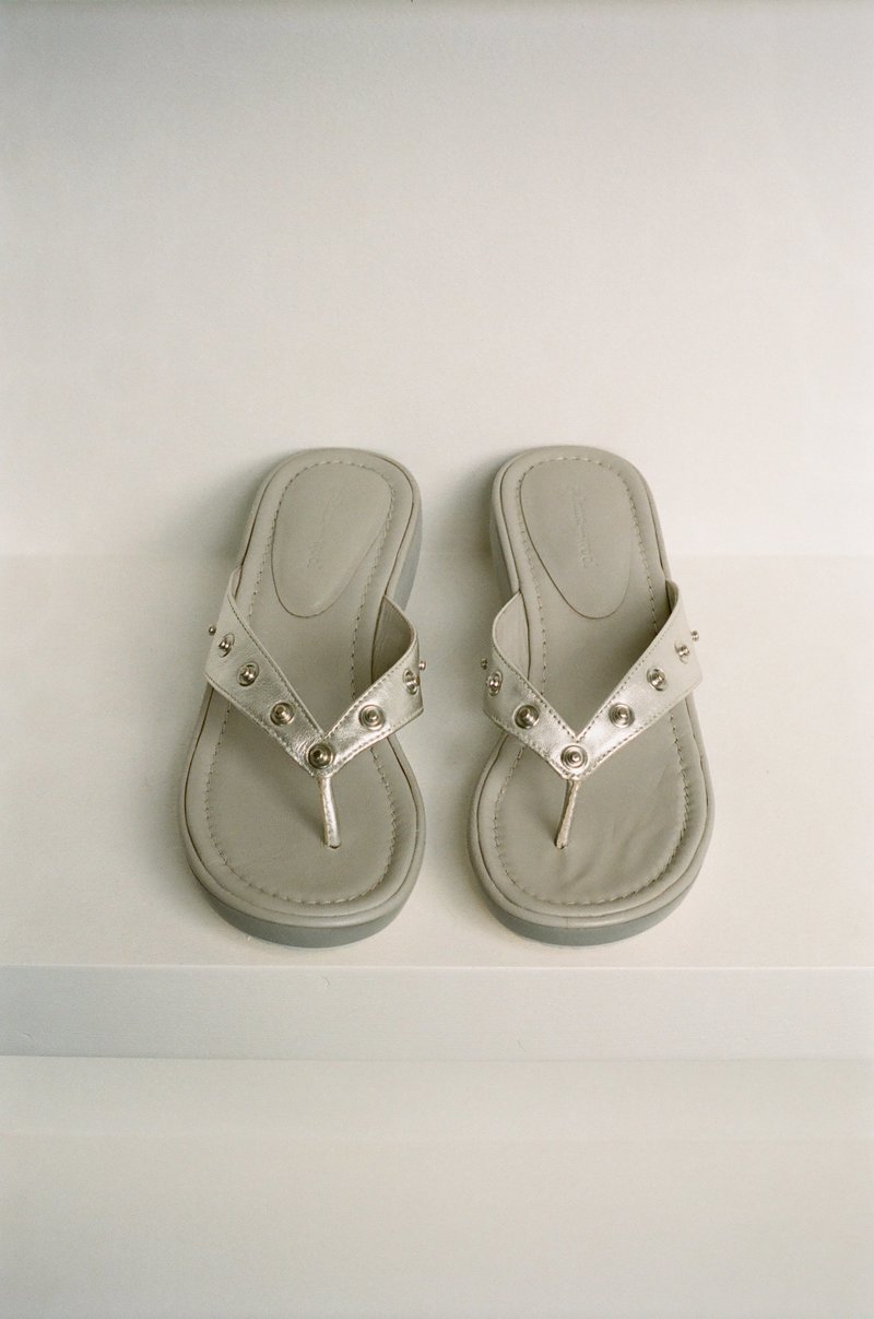 【関税込み】Paloma Wool シルバー Snaps ベルト Paloma Wool Snaps sandals - Silver | Garmentory