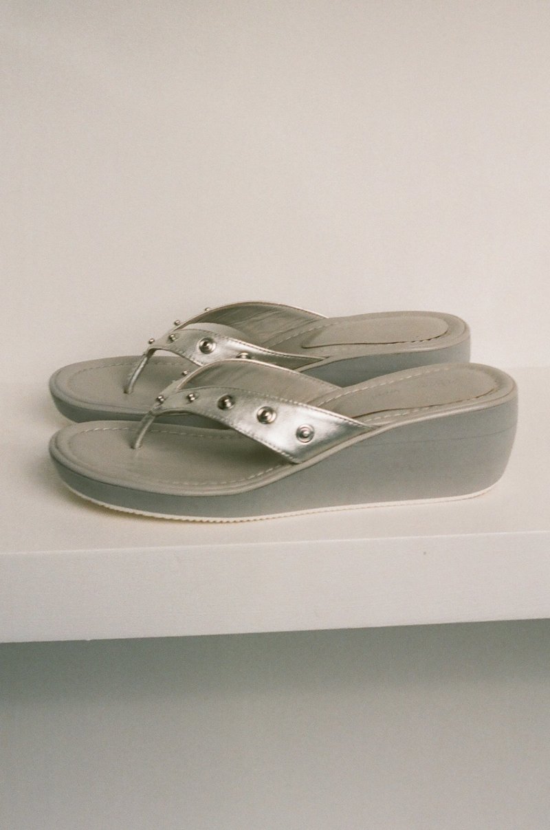 【関税込み】Paloma Wool シルバー Snaps ベルト Paloma Wool Snaps sandals - Silver | Garmentory
