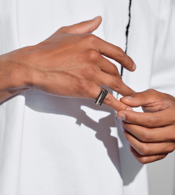 Tom Wood Step Ring - Black Spinel