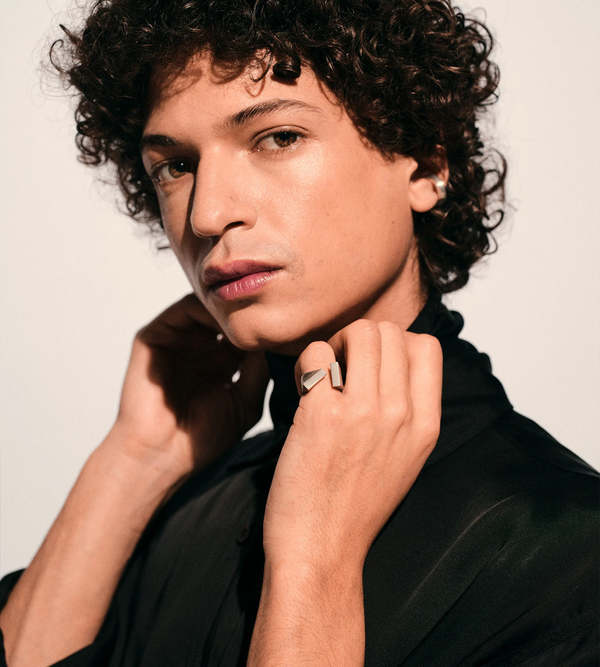 Tom Wood Tilt Ring - Silver | Garmentory