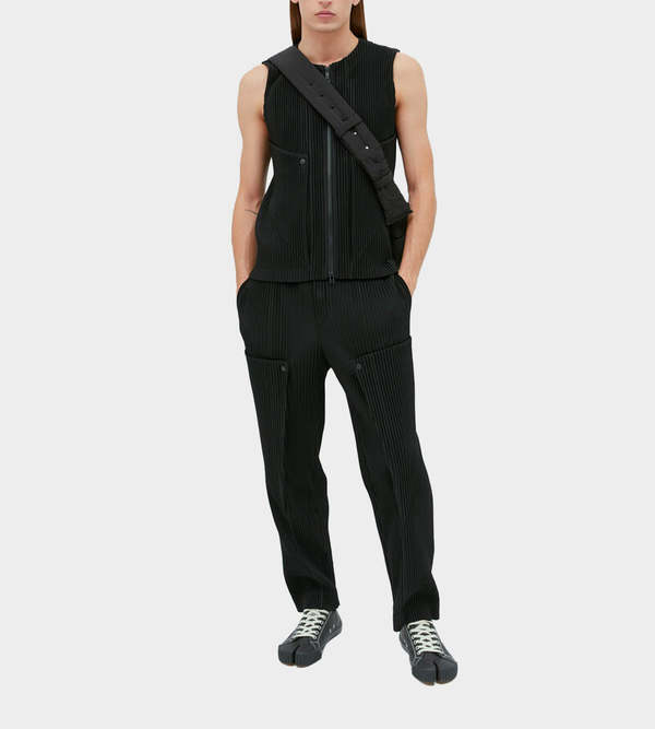 Issey Miyake Unfold Zip Front Vest - Black