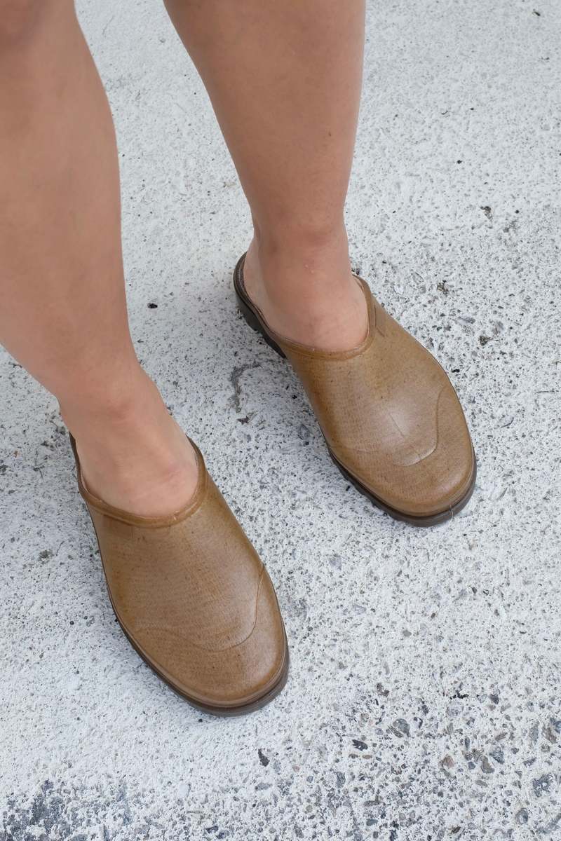 【PLASTICANA】Opana (Chanvre) Plasticana Opana Mule - Chanvre Ecru | Garmentory