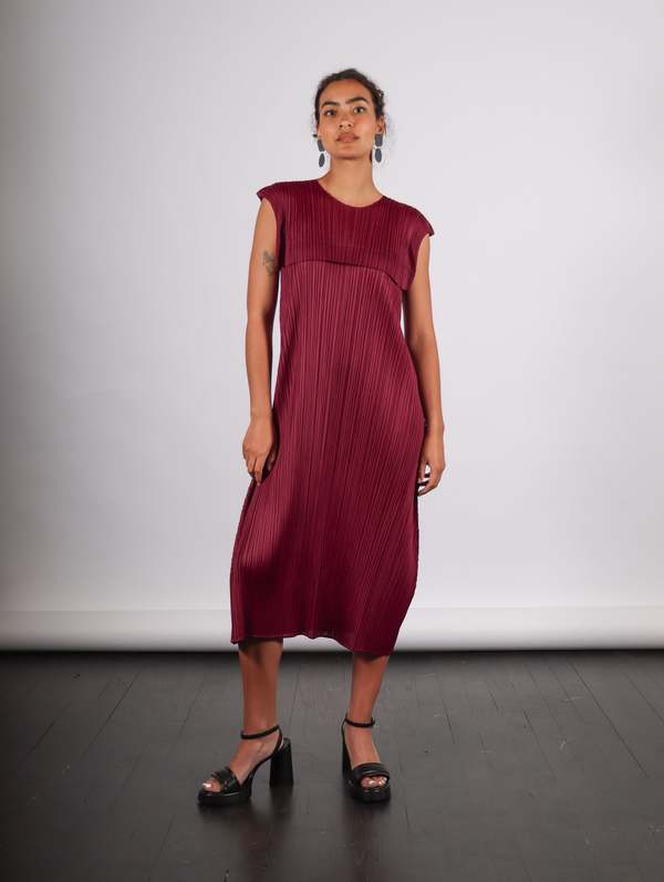 【新品】PLEATS PLEASE MONTHLY MAY:サイズ4 Pleats Please Issey Miyake Monthly Colors May Dress - Raspberry
