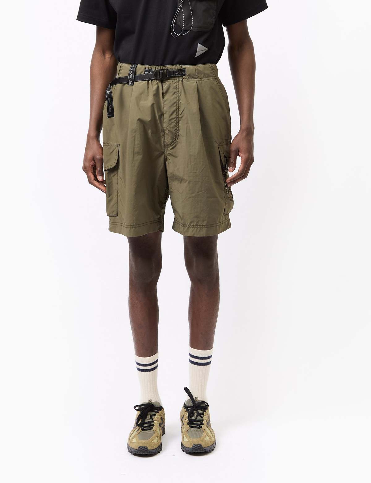 and Wander Oversized Cargo Shorts - Khaki | Garmentory
