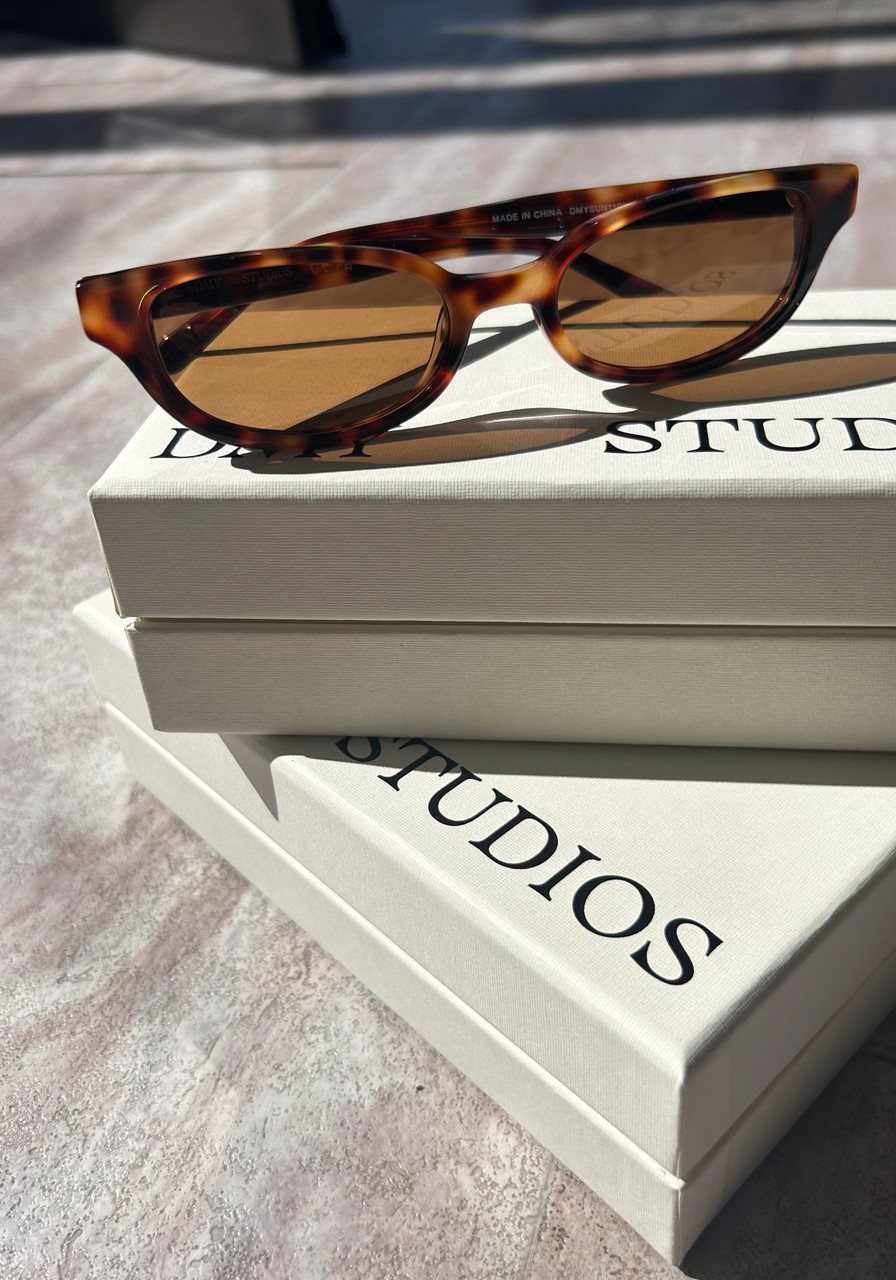 DMY Studios Romi Havana Rectangular Sunglasses  display picture 3