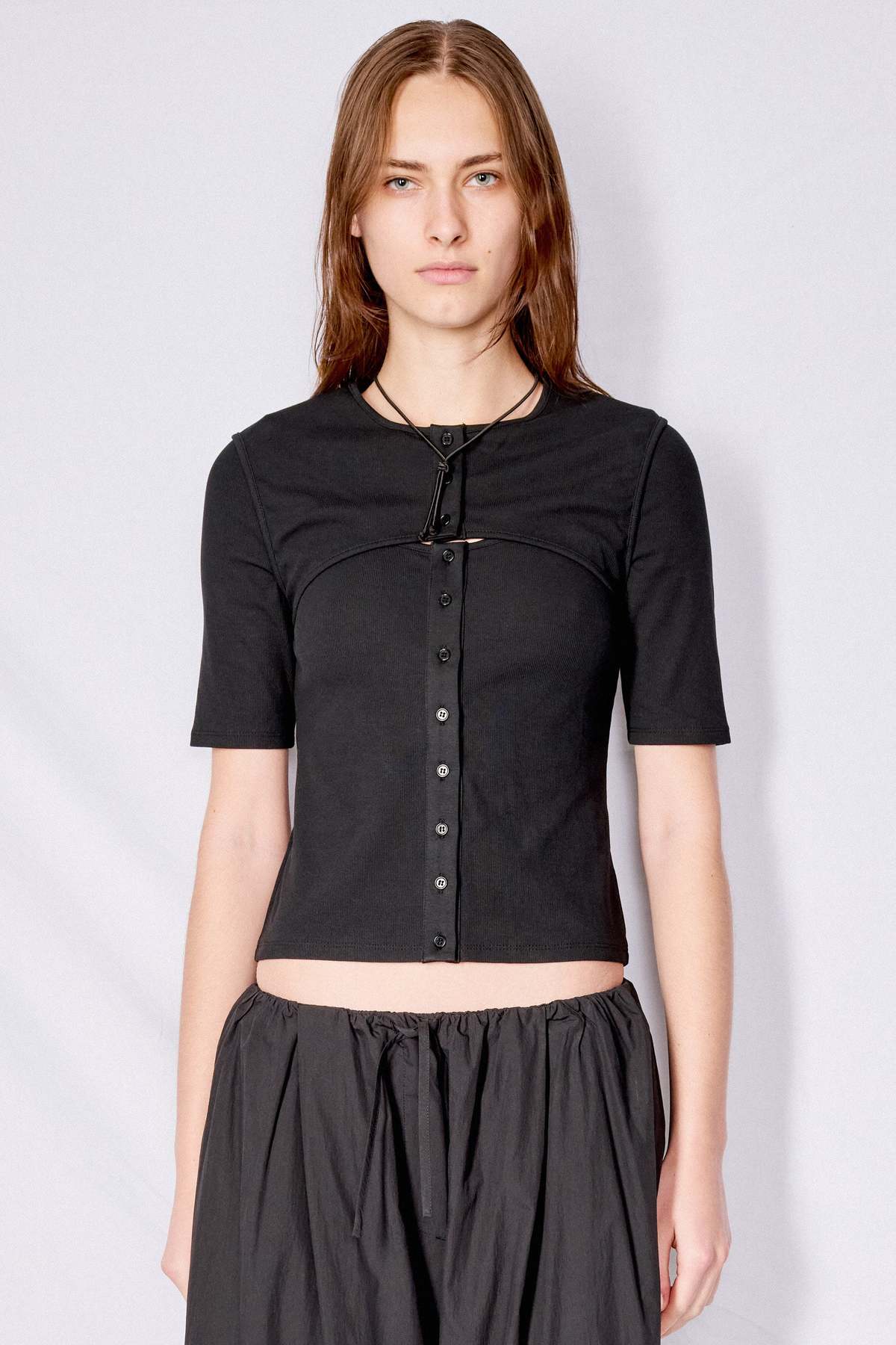 AMOMENTO-Black-Ribbed-Button- 