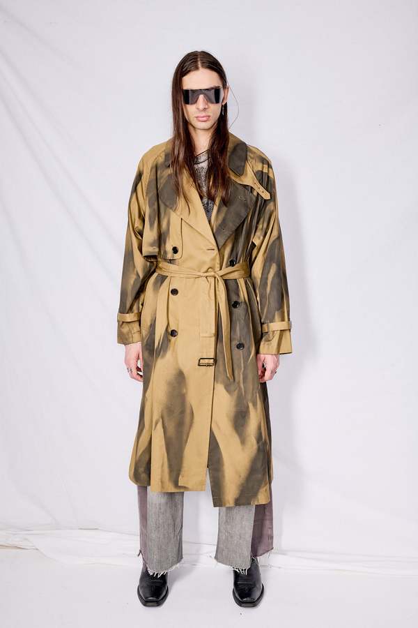 値下げしました！YOKE SPRAY PRINTED TRENCH COAT Yoke Spray Printed Trench Coat - Khaki | Garmentory