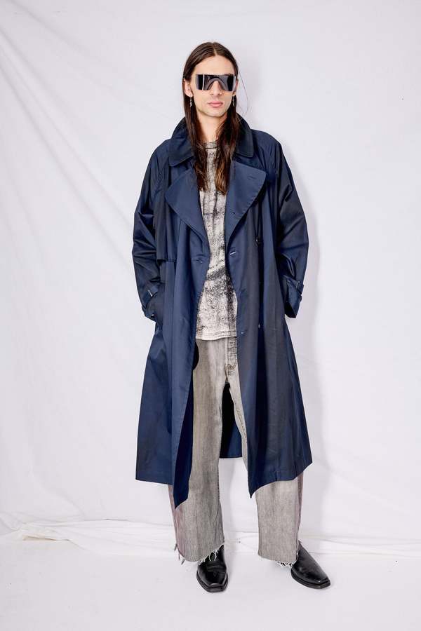 YOKE / SPRAY PRINTED TRENCH COAT(NAVY)