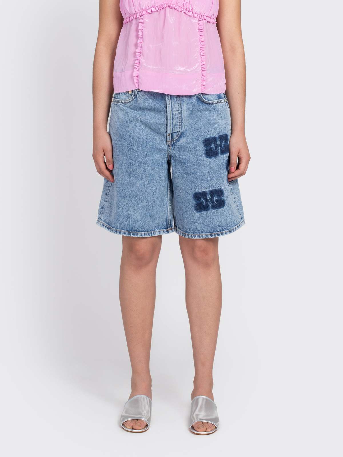 Patch-Denim-Shorts-