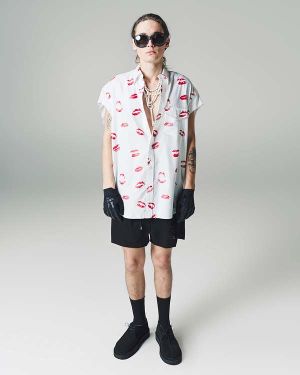 TAKAHIROMIYASHITA The Soloist. White Lip Pattern Cut Off Sleeve Button Down - White