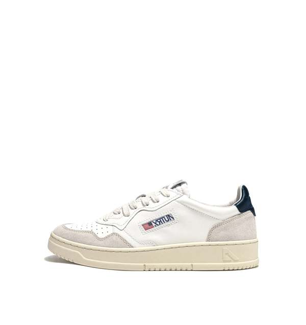 Autry Medalist Low Sneakers - White/Blue Autry Medalist Low Sneakers - White/Blue