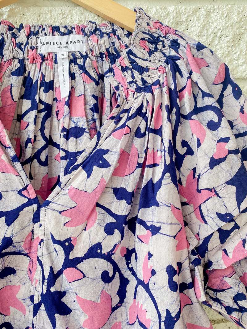 Apiece Apart Caminitas Puff Sleeve Top - La Vid Batik Rosa Apiece Apart Caminitas Puff Sleeve Top - La Vid Batik Rosa