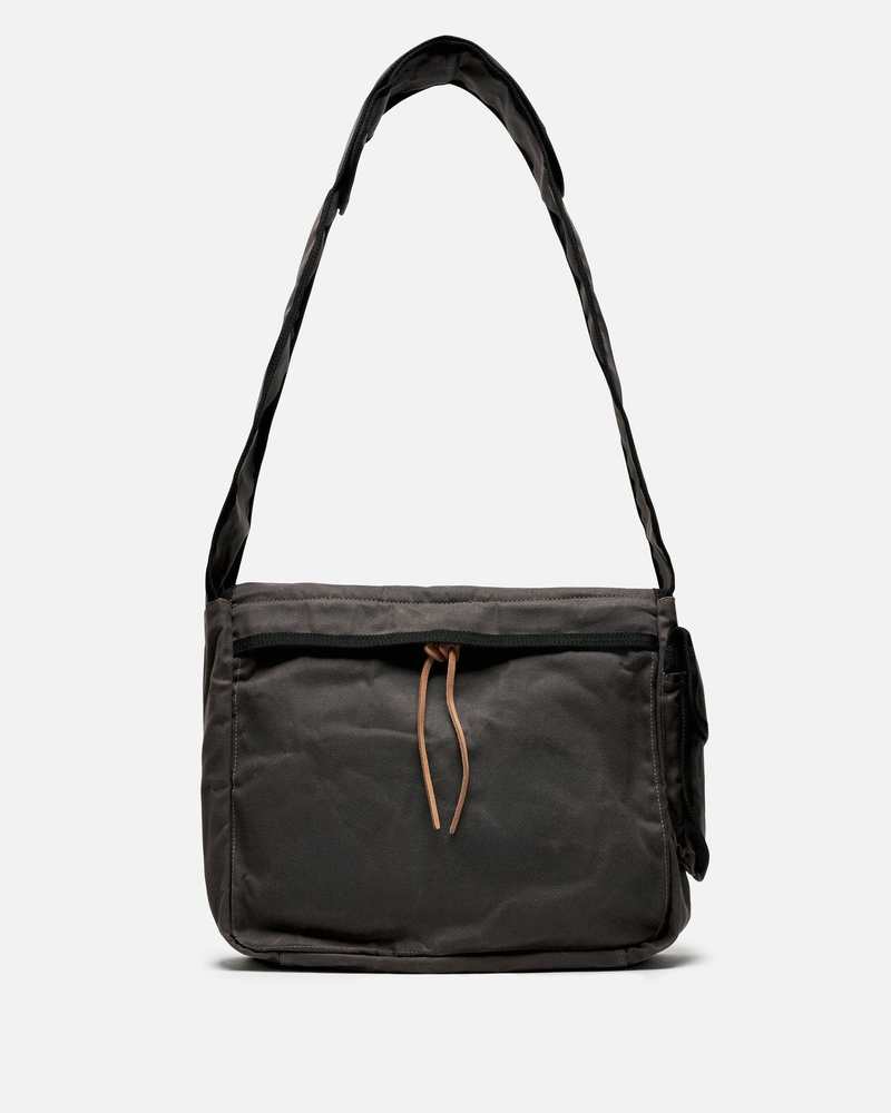 ショルダーバッグ・ポシェット ACNE STUDIOS Women Messenger Bags A10387 900 black ACNE STUDIOS Women Messenger Bags A10387 900 black (Acne