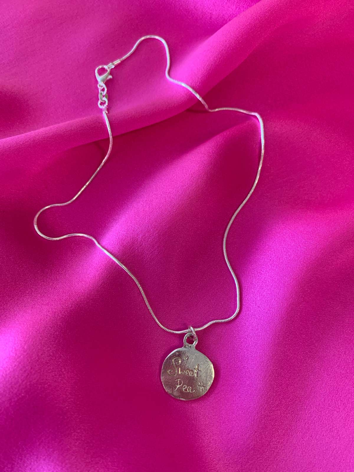 LILOU Gems Medallion Pendant Necklace - Image 3 of 9