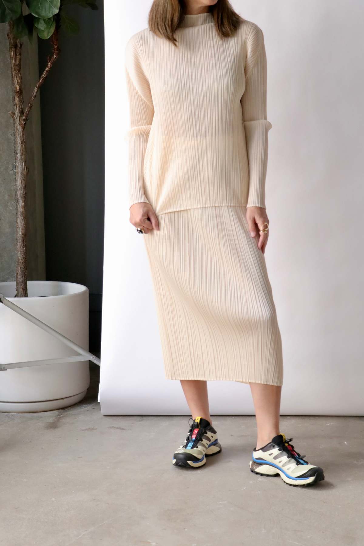 定価以下PLEATSPLEASE ISSEY MIYAKE BEIGE KNIT 定価以下PLEATSPLEASE ISSEY MIYAKE BEIGE KNIT - メルカリ