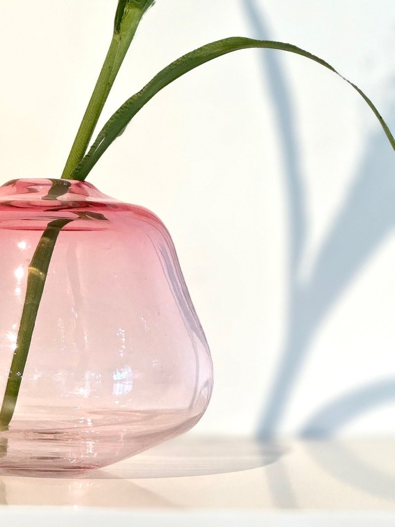 Vase handblown glass Bell Vase - Pink Vase handblown glass Bell Vase - Pink