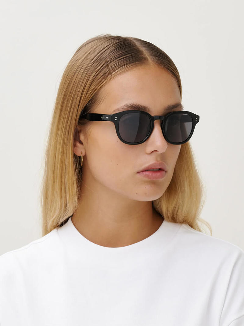 MESSY WEEKEND Bille Sunglasses - Grey/Black