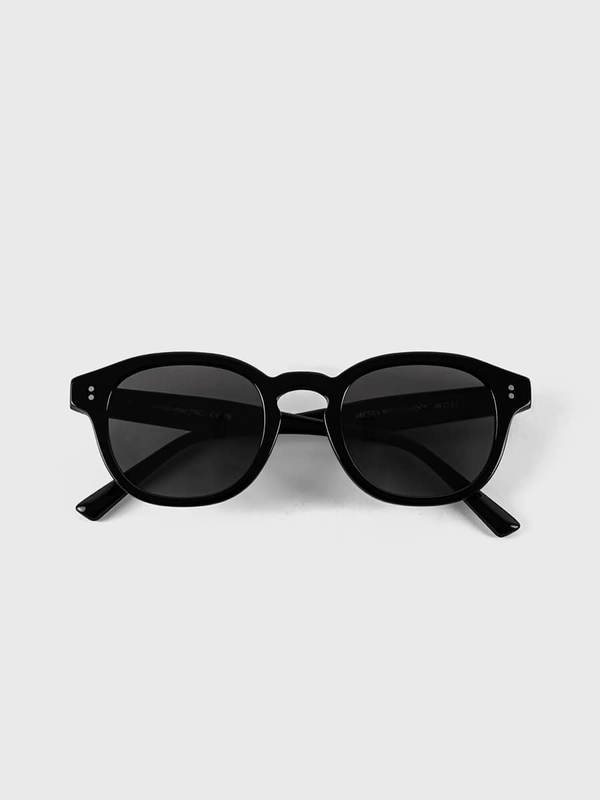 MESSY WEEKEND Bille Sunglasses - Grey/Black