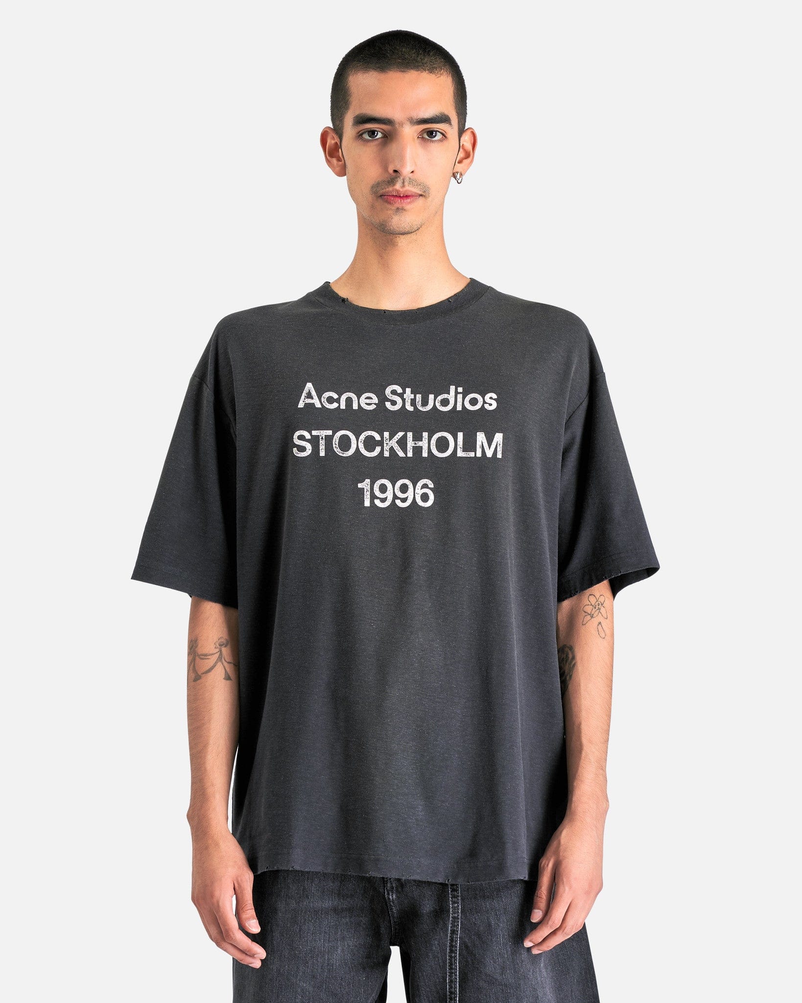 美品Acne Studios 1996 レイヤード TシャツM Acne Studios 1996 Exford T-Shirt - Faded Black | Garmentory