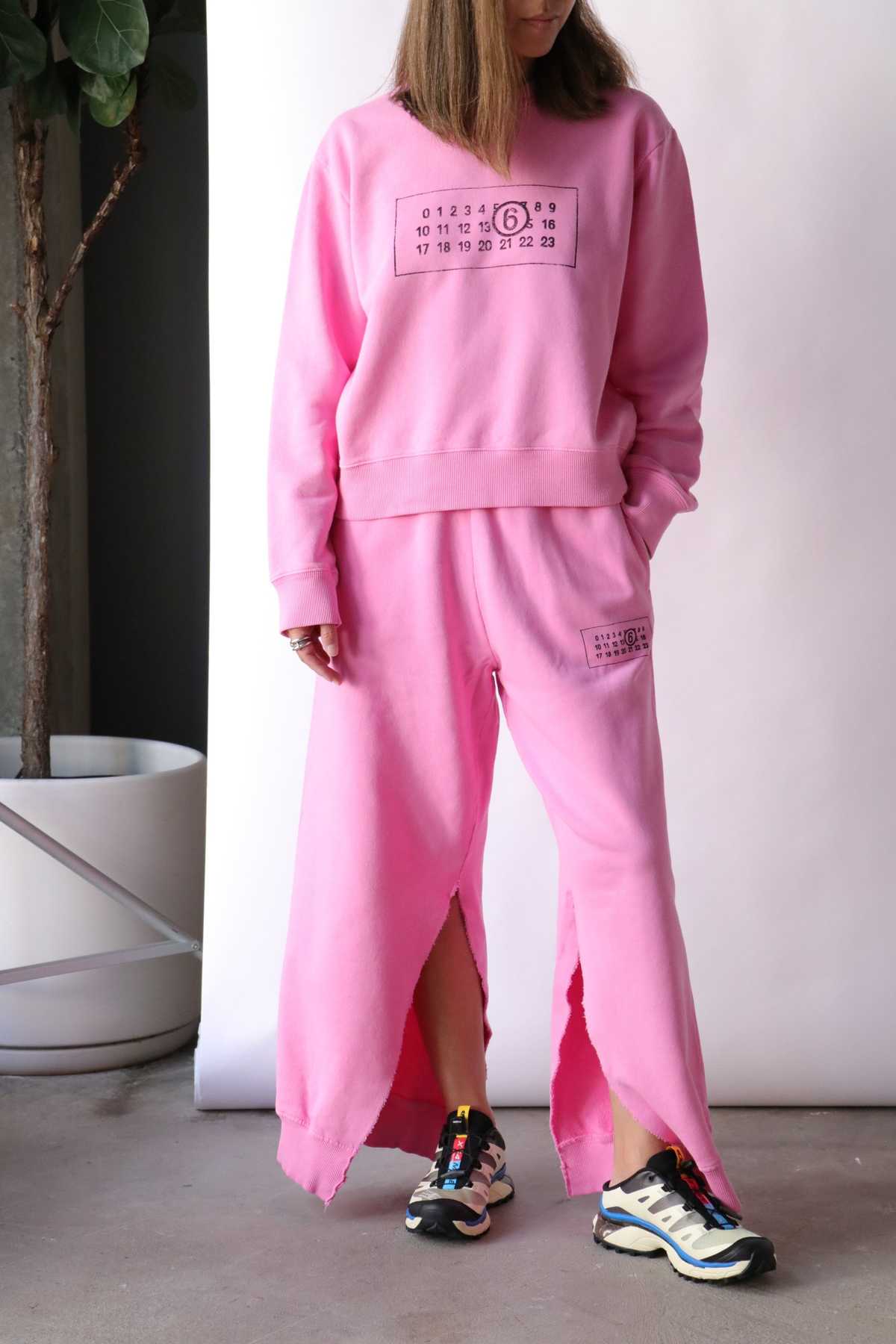 キッズ用ボトムス MM6 Maison Margiela SS24 PANTS (M60496.MM014 M6300 PINK) Buy MM6 Maison Margiela Kids Sweatpants 'Grey Melange/Super