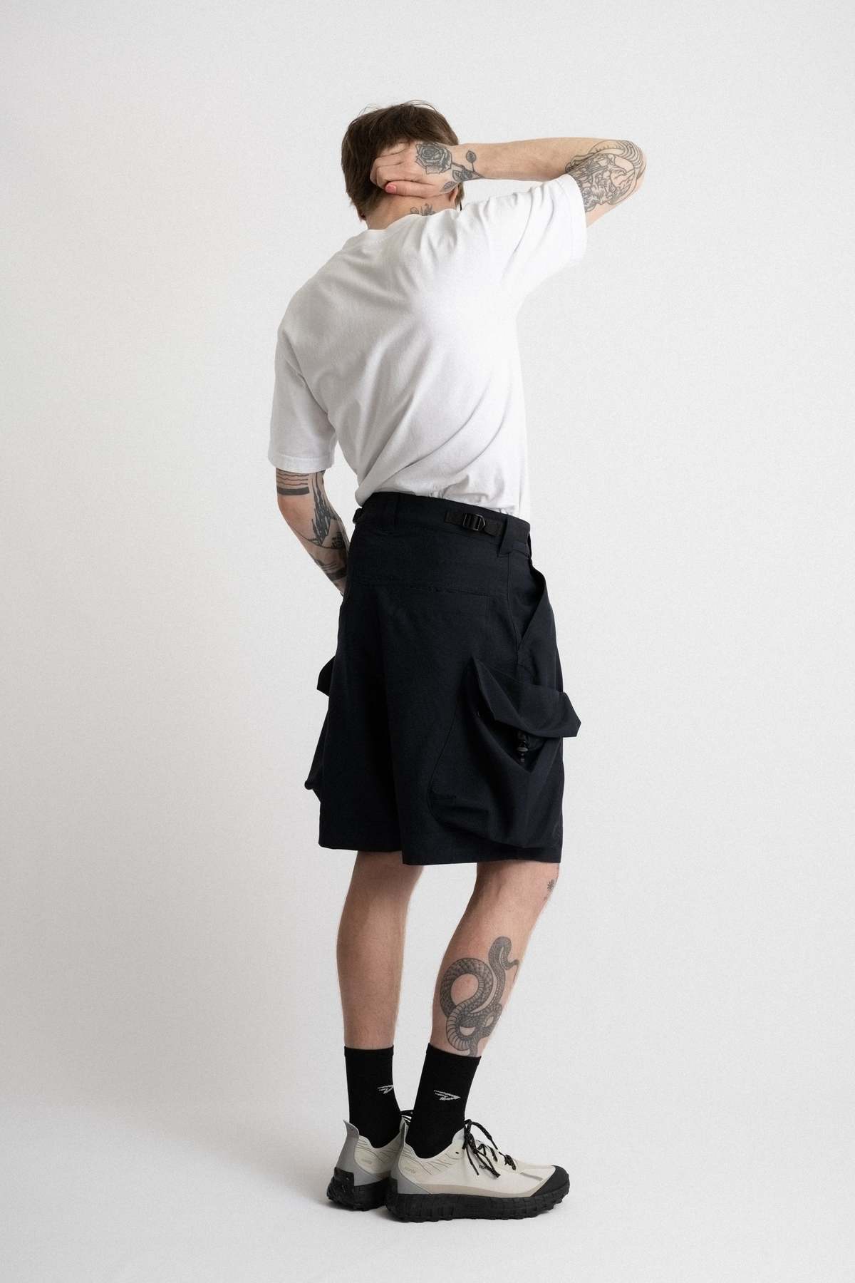Meanswhile Luggage Cargo Shorts - Navy | Garmentory