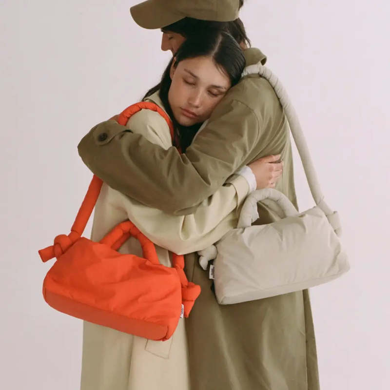 ＜OLEND＞「MINI ONA」ショルダーバッグ　LIME MiniOna Soft Bag – Ölend