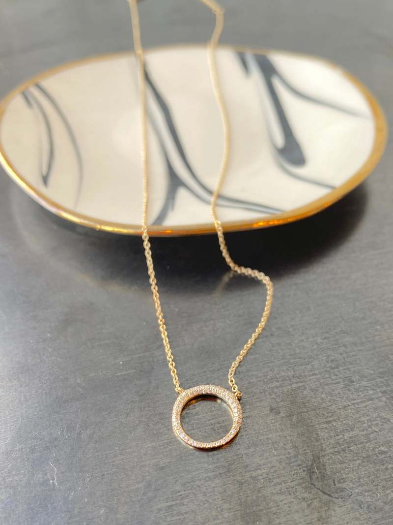Gabriela Artigas Small Balloon Necklace with White Pav Diamonds Classic - White/Yellow Gold Gabriela Artigas Small Balloon Necklace with White Pav Diamonds Classic - White/Yellow Gold