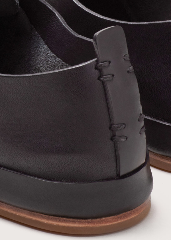 FEIT Hand Sewn Court - Black