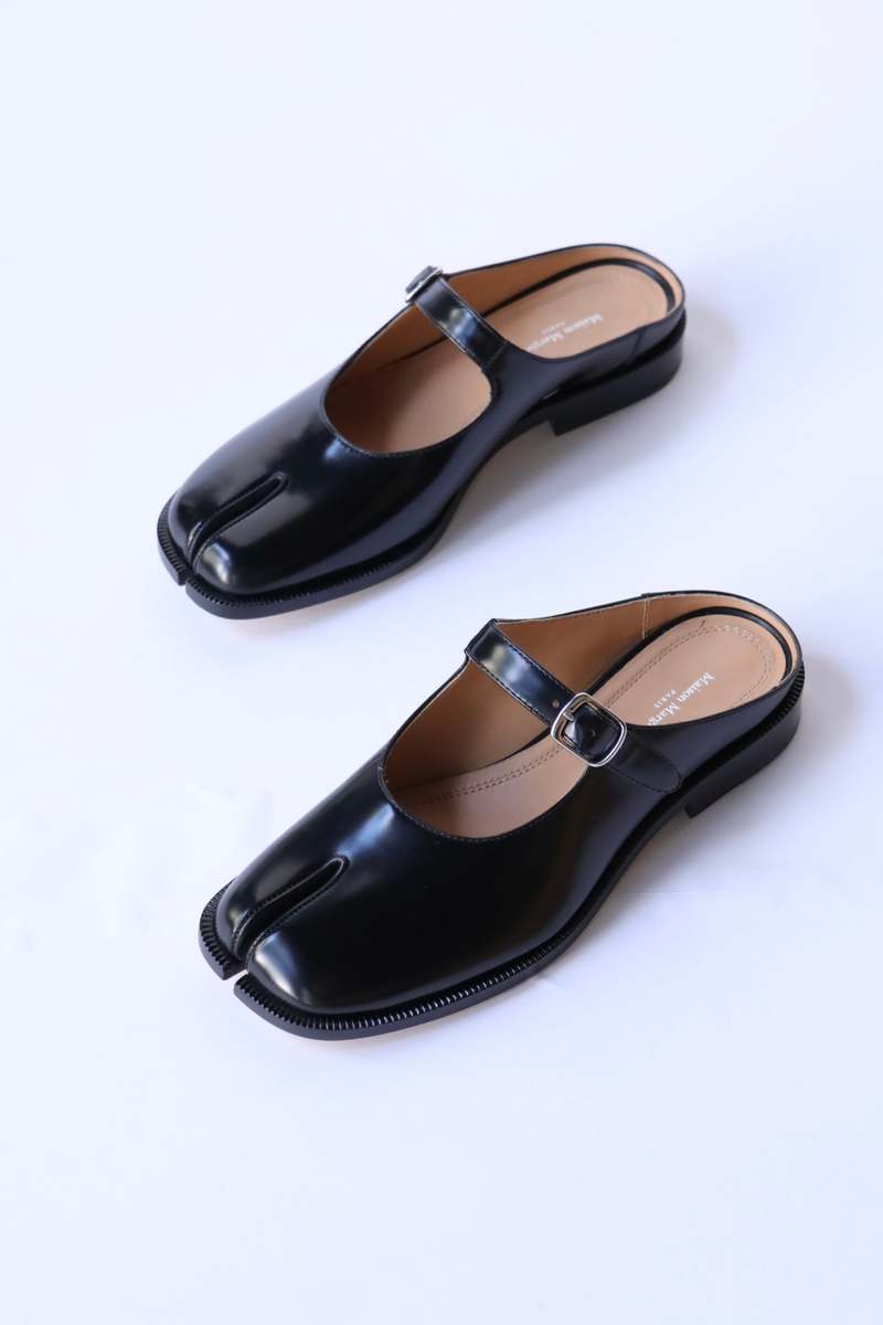 直営店★Maison Margiela★Tabiシティメリージェーンミュール MAISON MARGIELA Tabi City Mary-Jane Mules - Wrong Weather