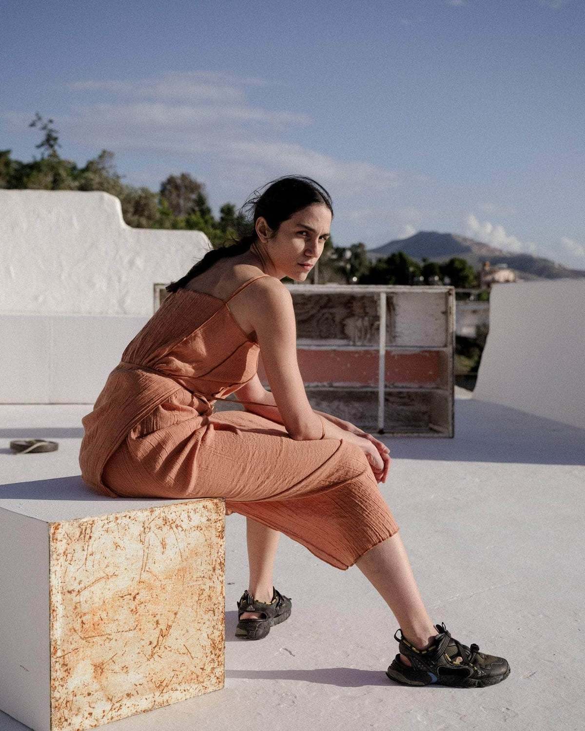 トップス baserange Shok Top Acacia Shok Slip Top in Brick | Crinkle linen | en | Baserange
