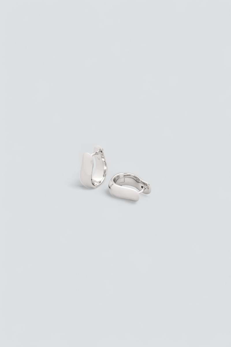 Tom Wood Small Oyster Hoops - Silver | Garmentory