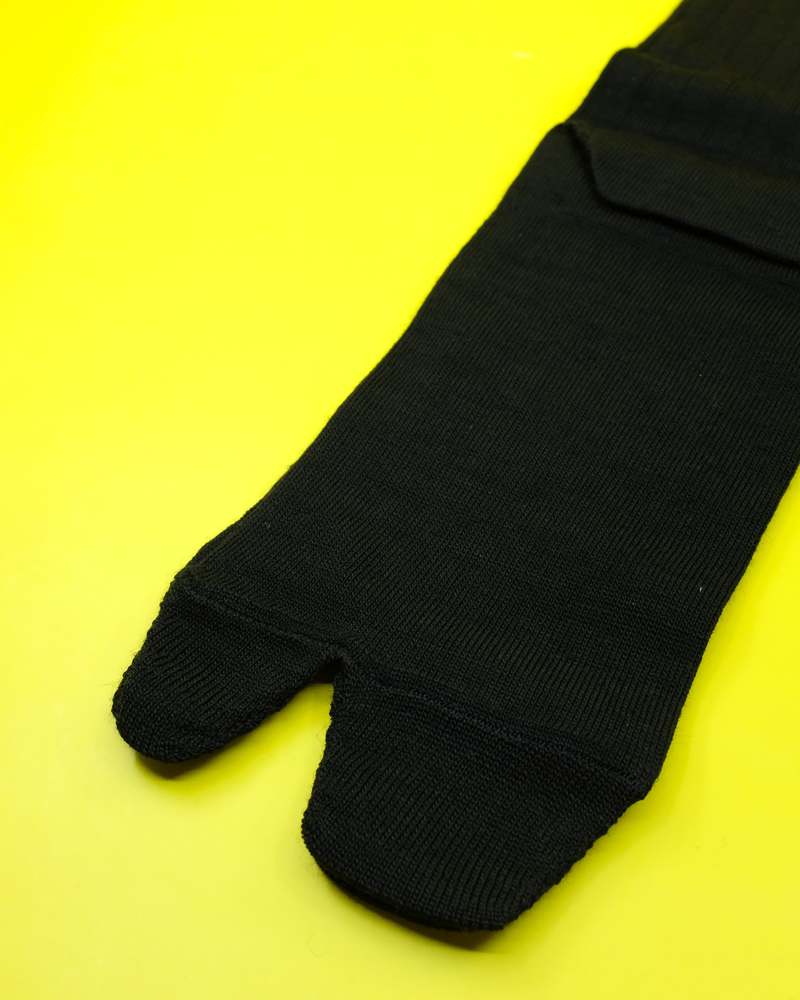 >> MAISON MARGIELA << GAUGE 12 TABI-TOE SOCKS 足袋ソックス Tabi Socks – Pearl River Mart