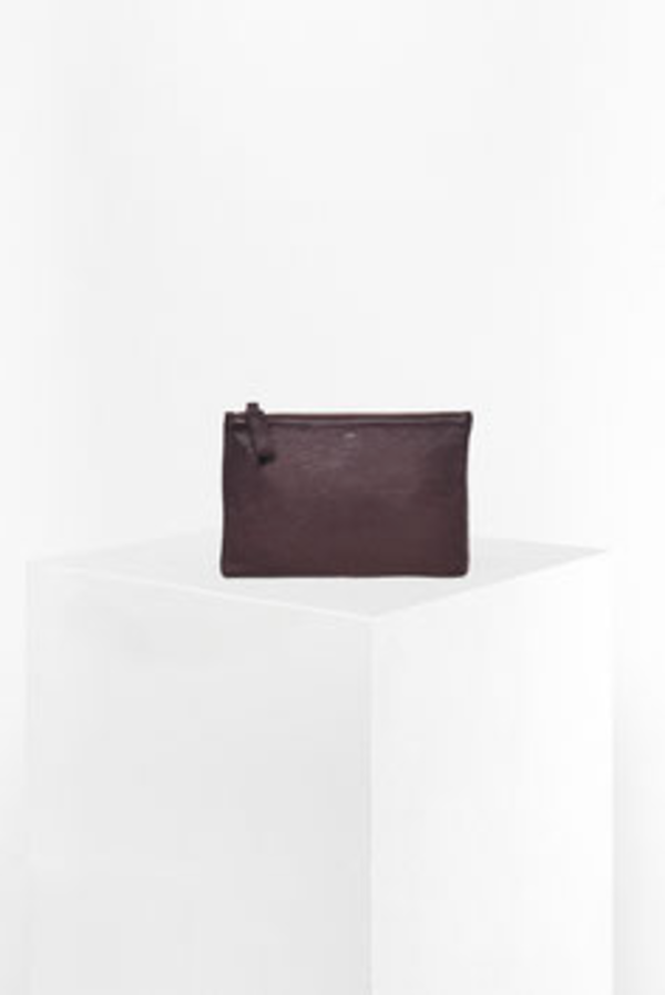 imke disselhoff pouch # ID10_17 - dark bordeaux imke disselhoff pouch # ID10_17 - dark bordeaux