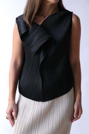 Pleats Please Issey Miyake Monthly Colors July Top | Garmentory